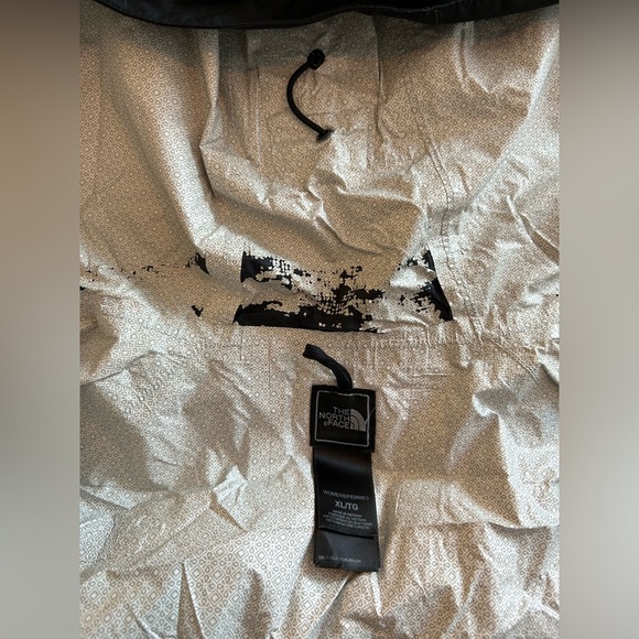 North Face Women’s XL Hyvent DT Rain Jacket - Picture 4 of 5